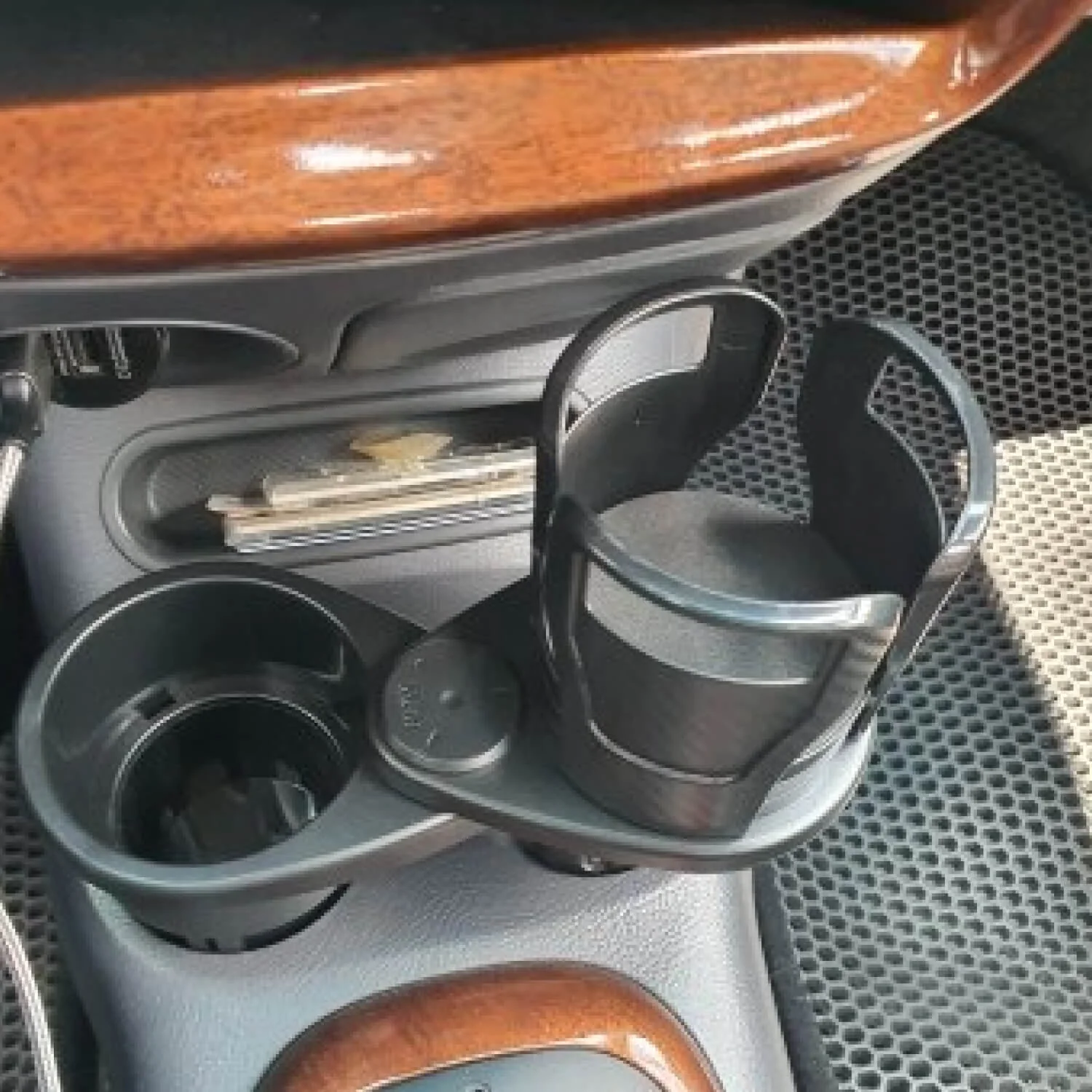 Smart Cup Holder - Image 2
